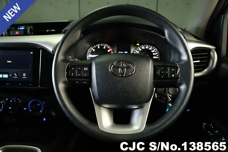 Toyota Hilux in Gray for Sale Image 10