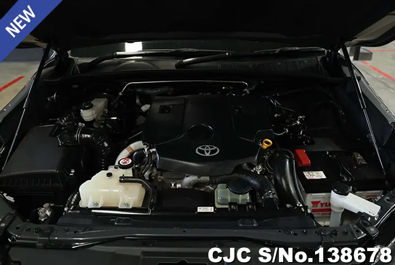Toyota Hilux in Gray for Sale Image 16